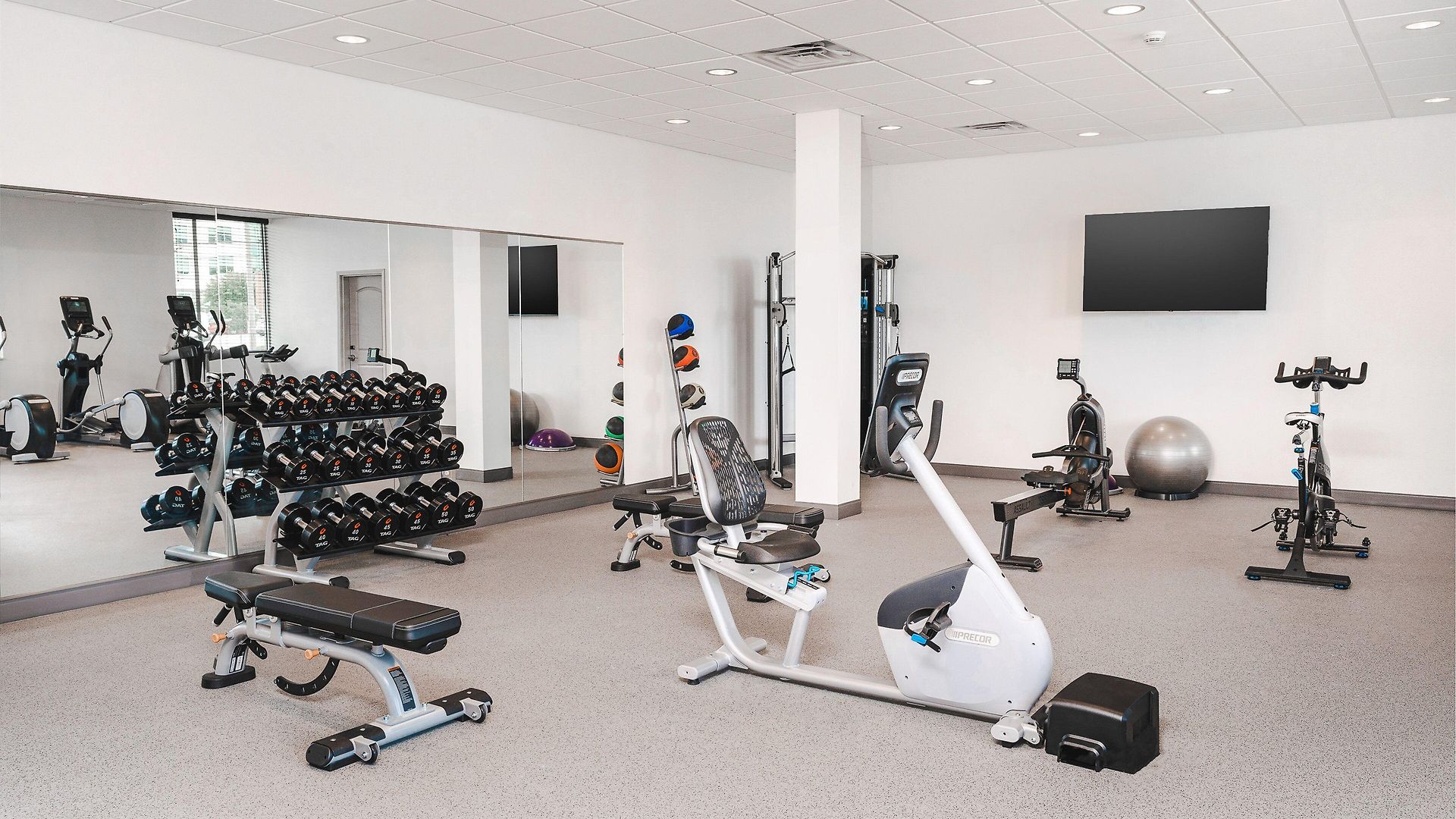Staybridge - Vanderbilt Area By Ihg Hotel 3*