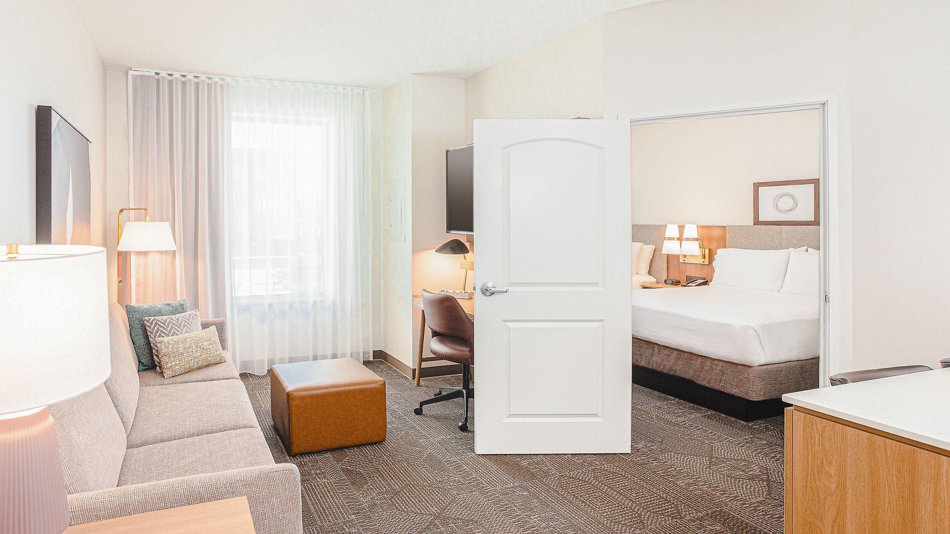 Staybridge - Vanderbilt Area By Ihg Hotel 3*