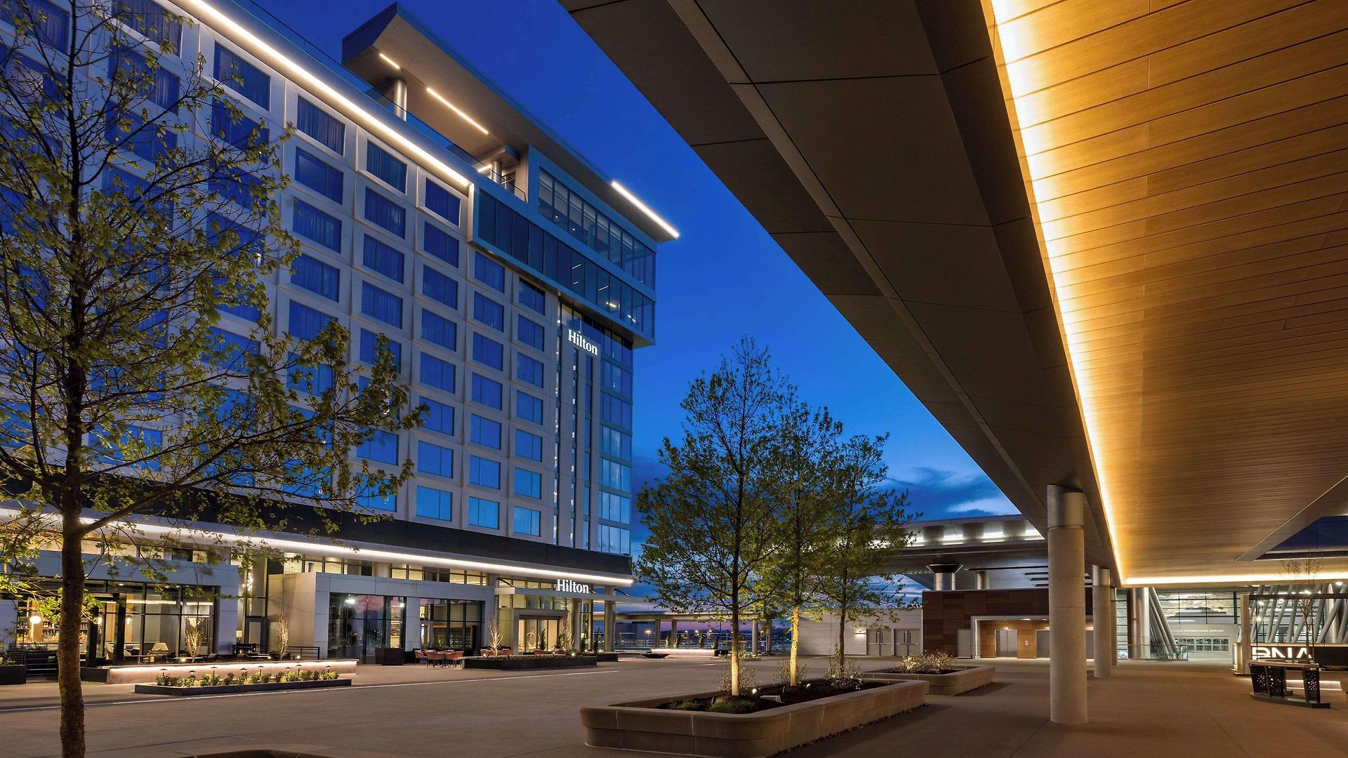 Hotel Hilton Bna Airport Terminal 4*