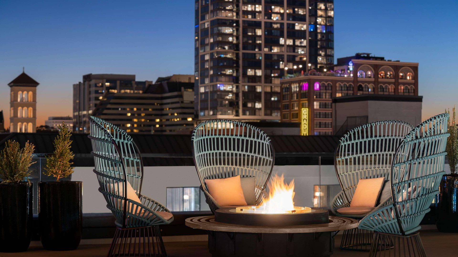 Fraye Nashville, Curio Collection By Hilton