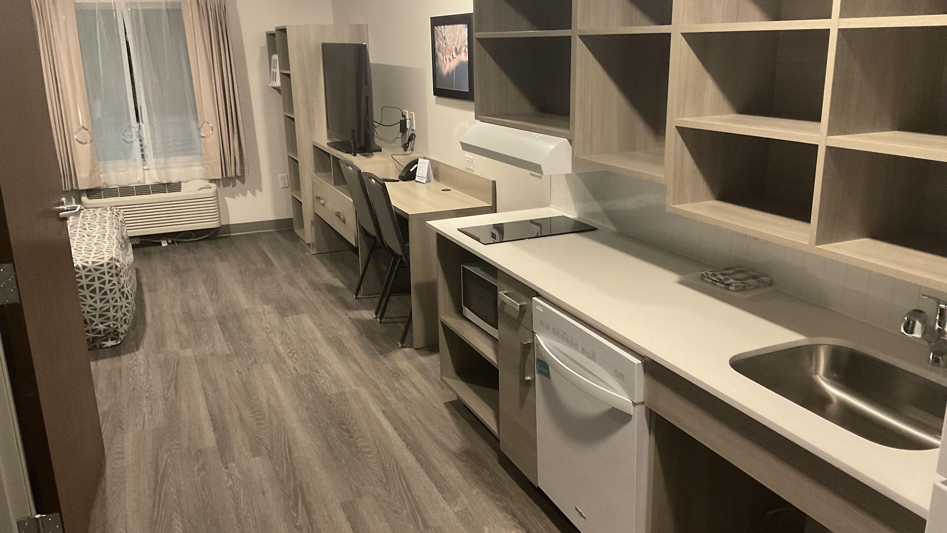 Hotel Woodspring Hermitage - Airport 3*