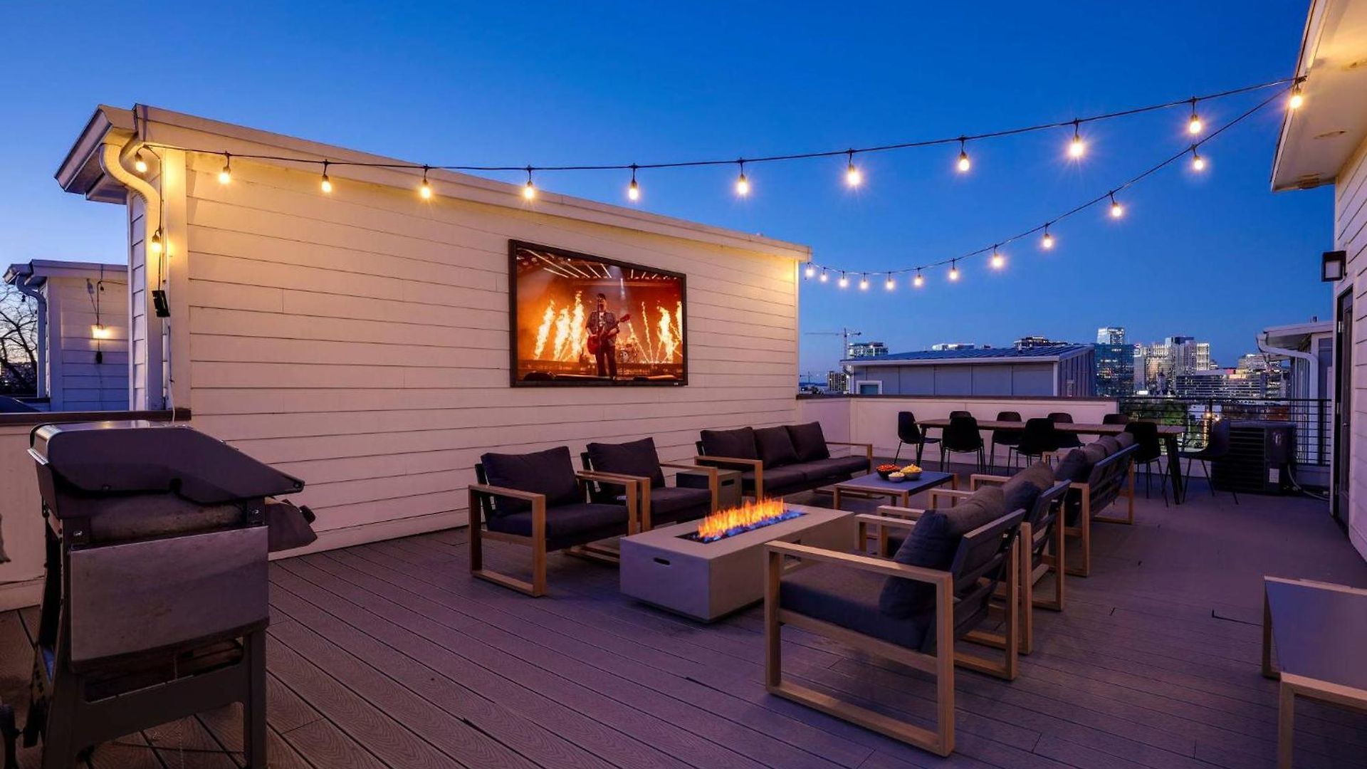 Daydream At The Gulch - Rooftop Movies With A View Holiday home *