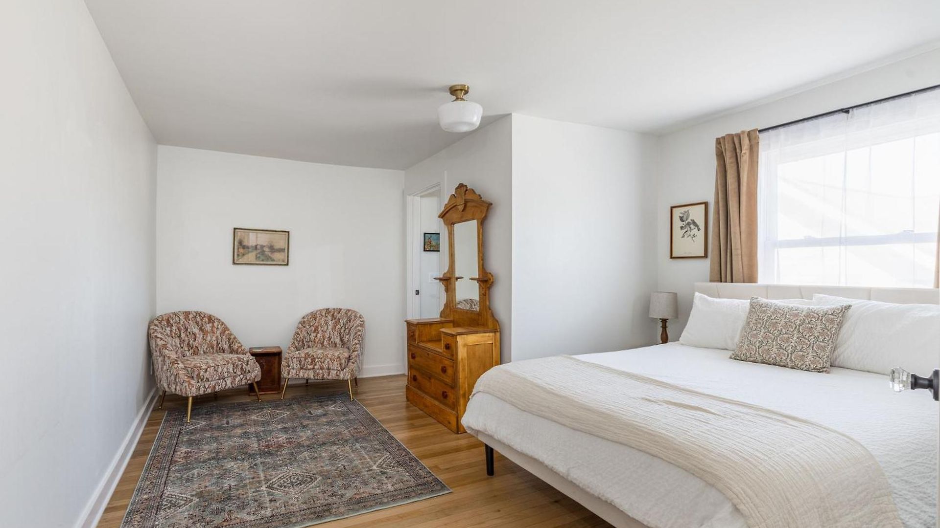Chic 2 Bed 2 Bath, In 12 South Holiday home Nashville