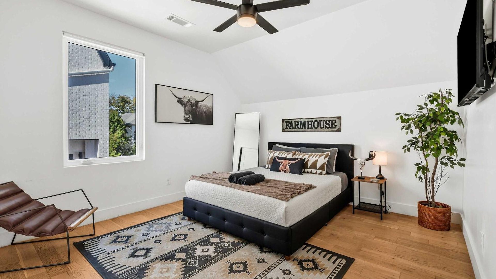 Spacious - 2 Homes, 15 Guests Nashville