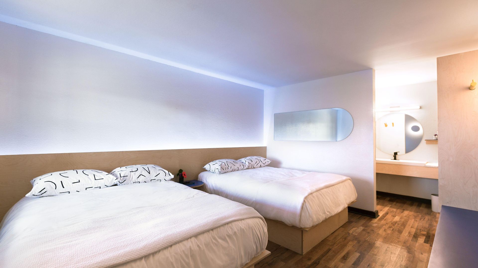 Hotel The Iris 2*