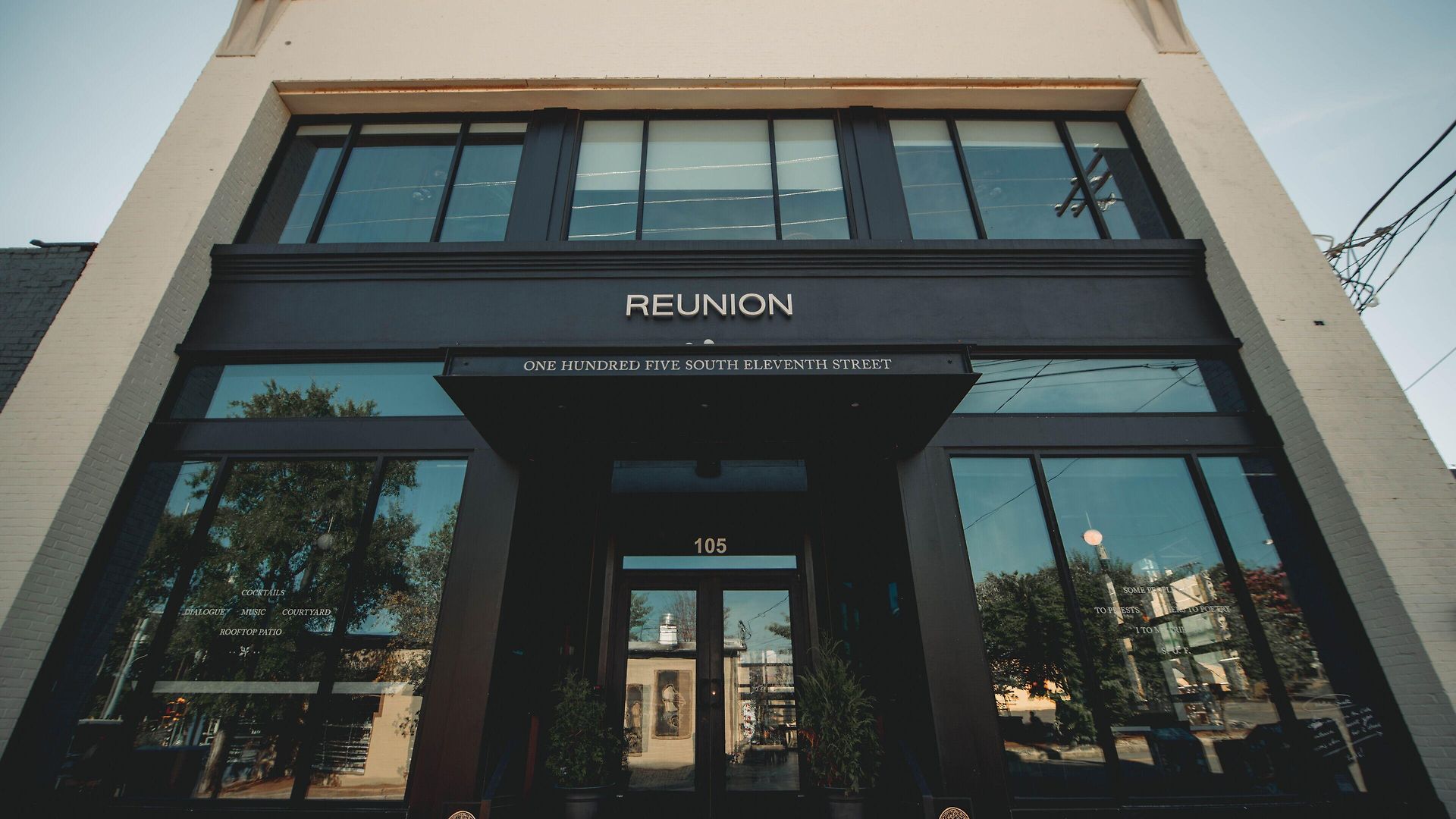 Hotel Reunion *