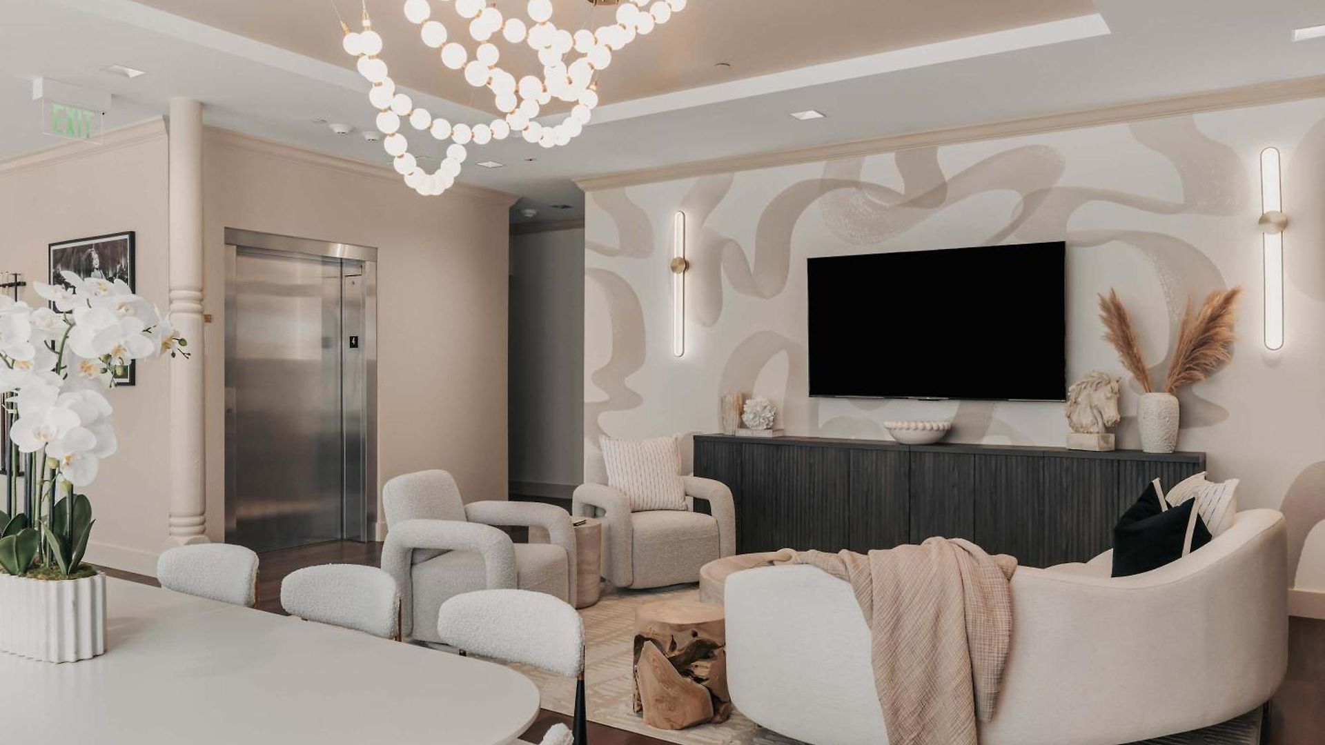 Starr Piano - Highball And Bellamy - 8 Bedroom *