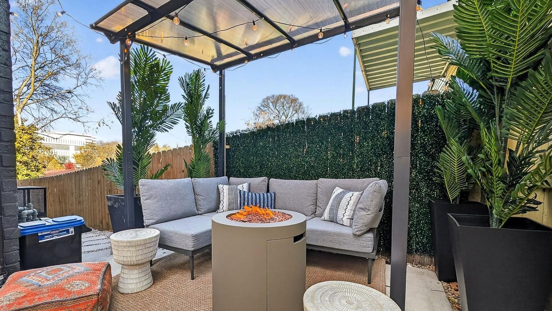 Holiday home Boho-chic With A Hot Tub, Fire Pit *