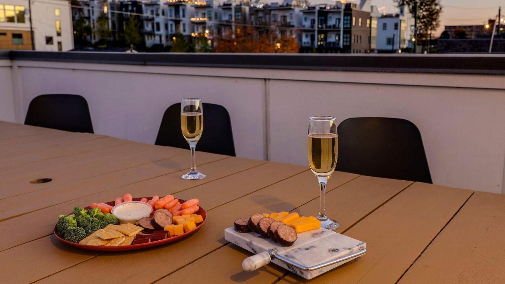 Luxury - The Gulch - Private Rooftop Holiday home