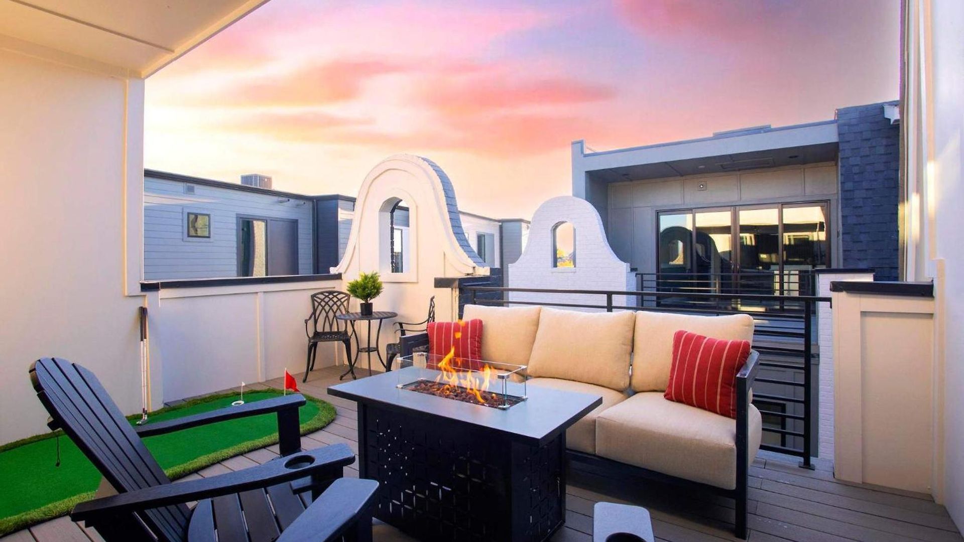 Printer's Alley Vibes Rooftop Fire Deck Karaoke Holiday home Nashville