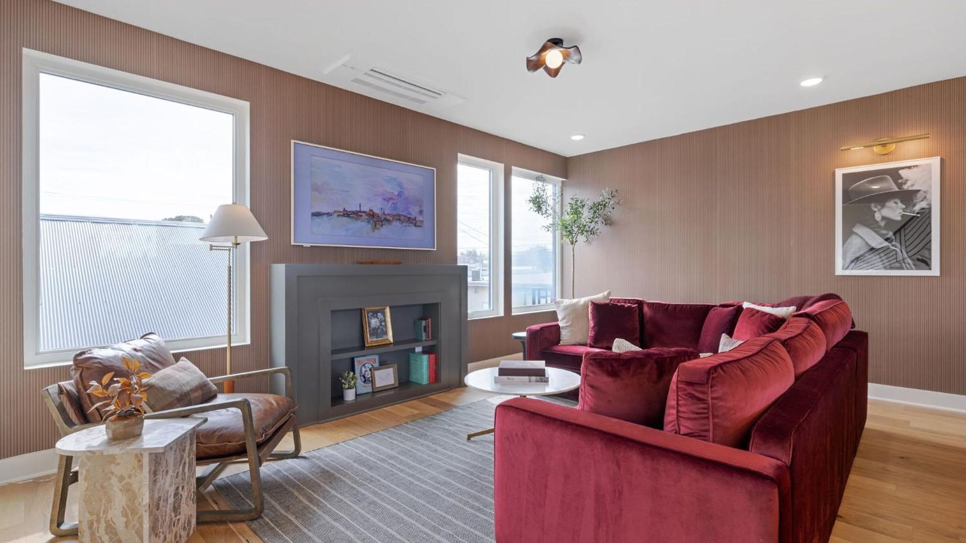 The Chestnut - Brand New Rooftop Skyline Views
