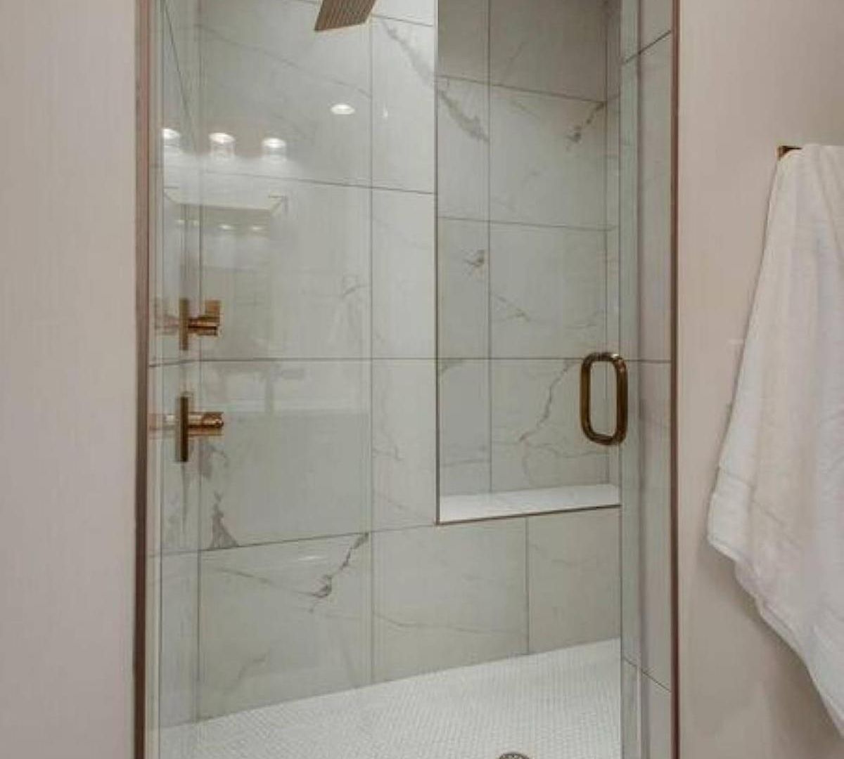 Luxury - The Gulch - Private Rooftop Holiday home *