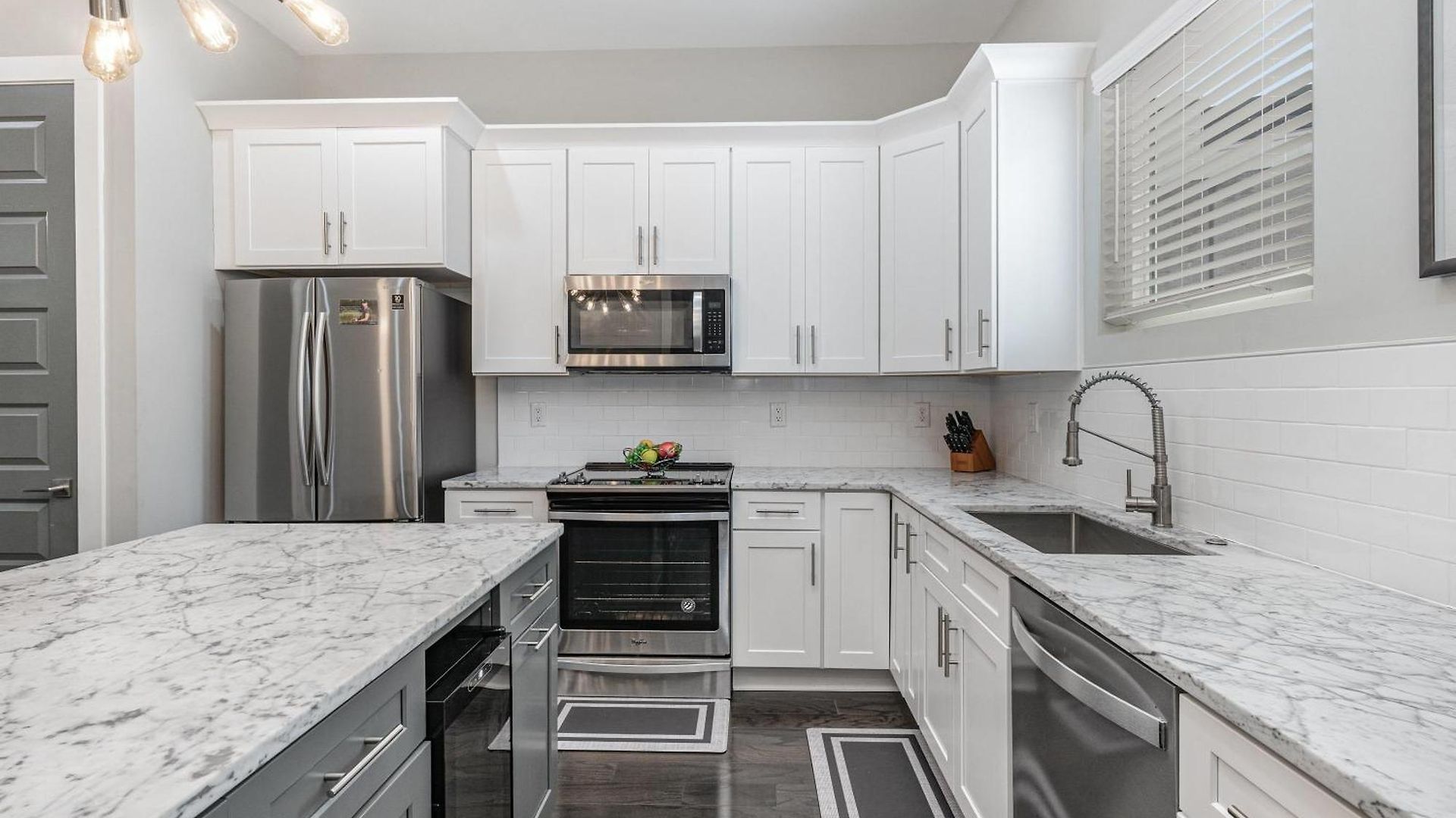 Cypress - Private Rooftop Patio - Mins To Broadway Holiday home *