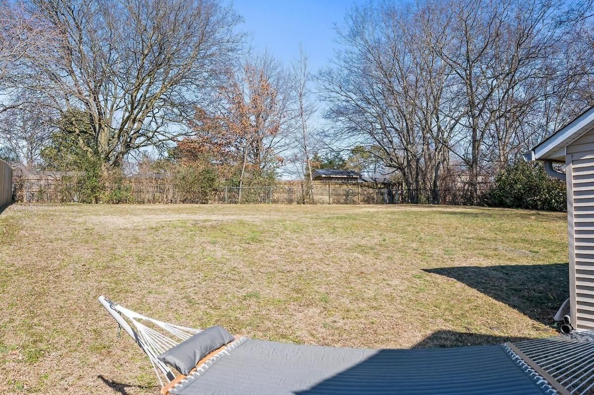 Cozy Ranch Retreat-large Deck & Yard-10 Mins To Downtown Holiday home