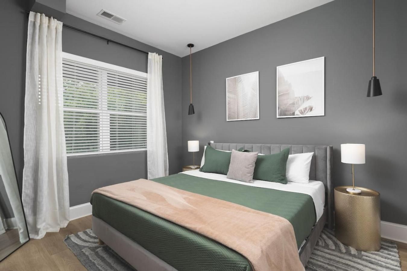 Sleeps 16 Two Side By Side Only 3 Miles Broadway