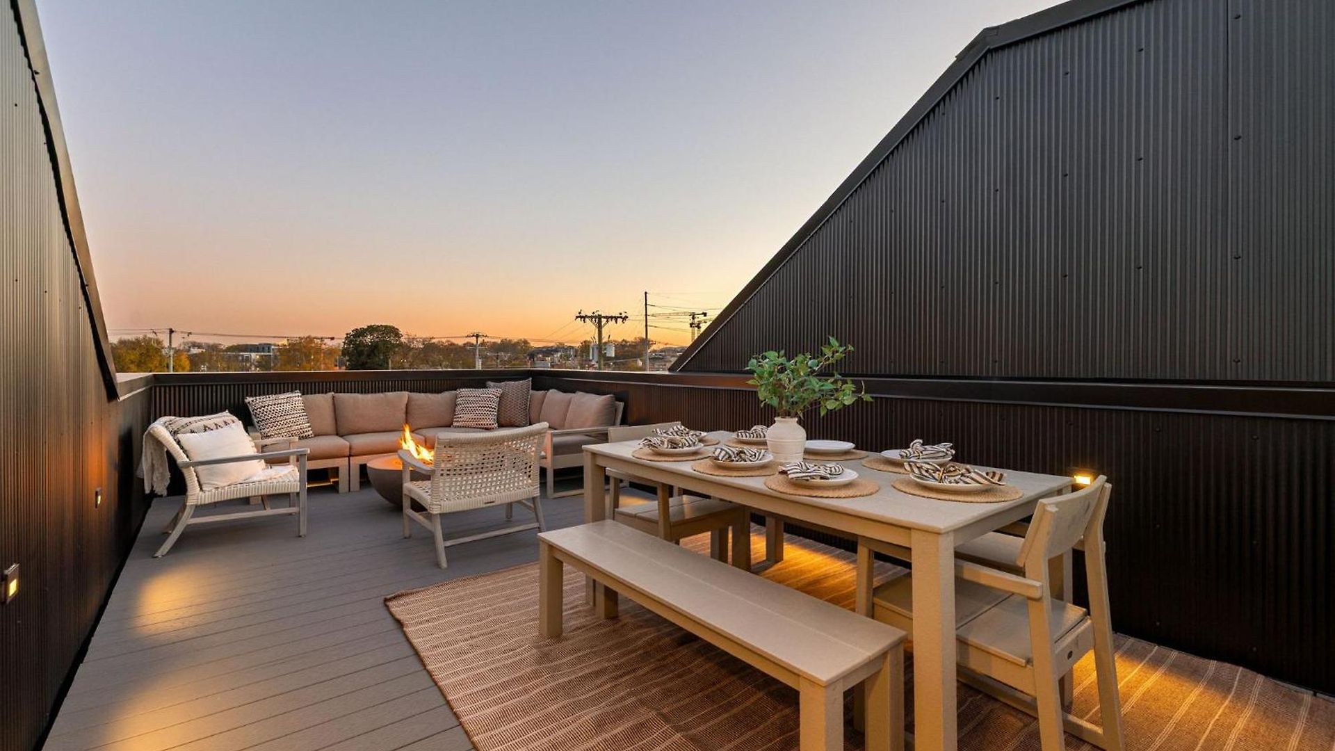 The Chestnut - Brand New Rooftop Skyline Views