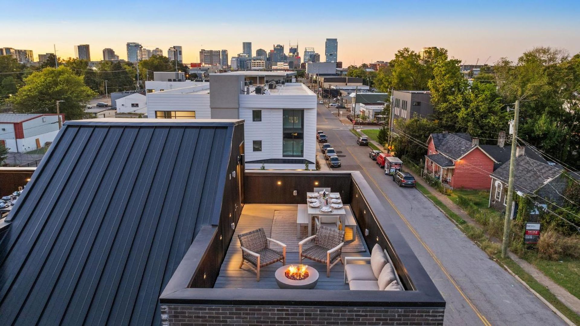 The Elmwood - Brand New Rooftop Lounge W Firepit *