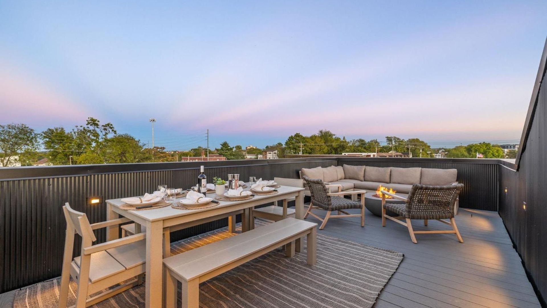 Holiday home The Elmwood - Brand New Rooftop Lounge W Firepit Nashville