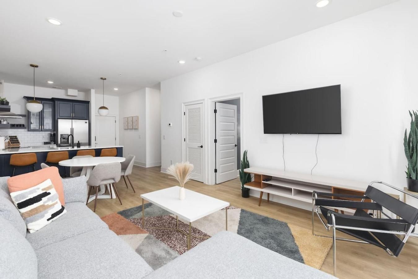 Sleeps 16 Two Side By Side Only 3 Miles Broadway Holiday home *
