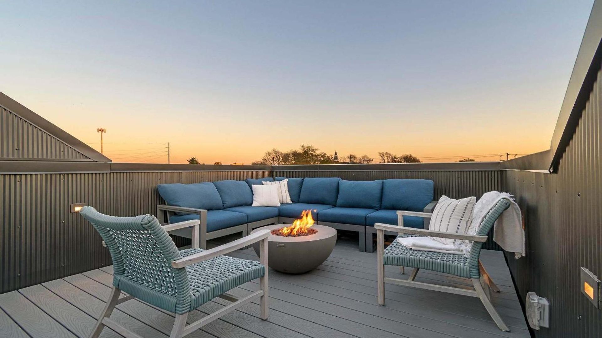 The Ashford - Brand New Gem Walk To Weho