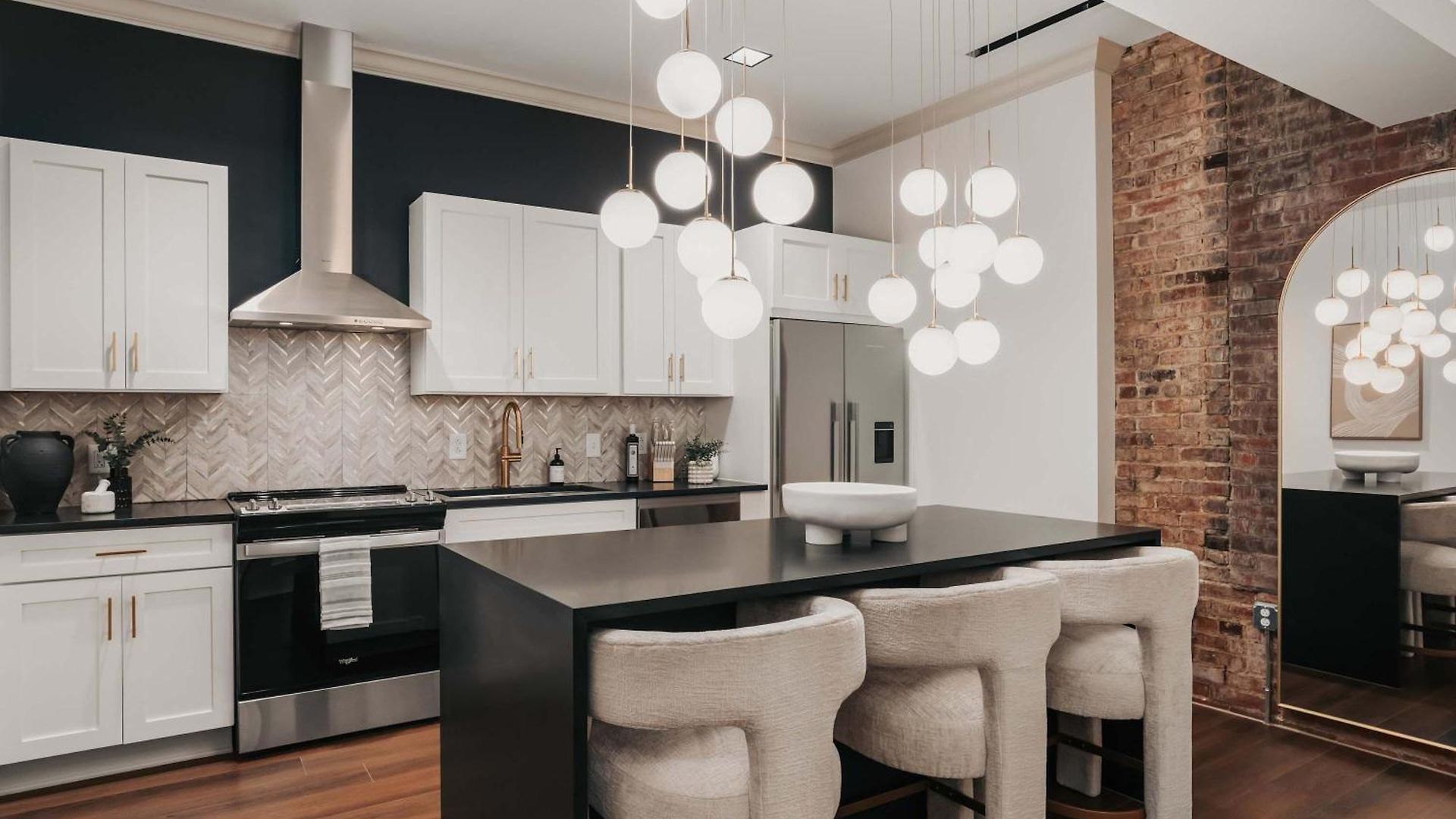 Starr Piano - Highball And Bellamy - 8 Bedroom Nashville