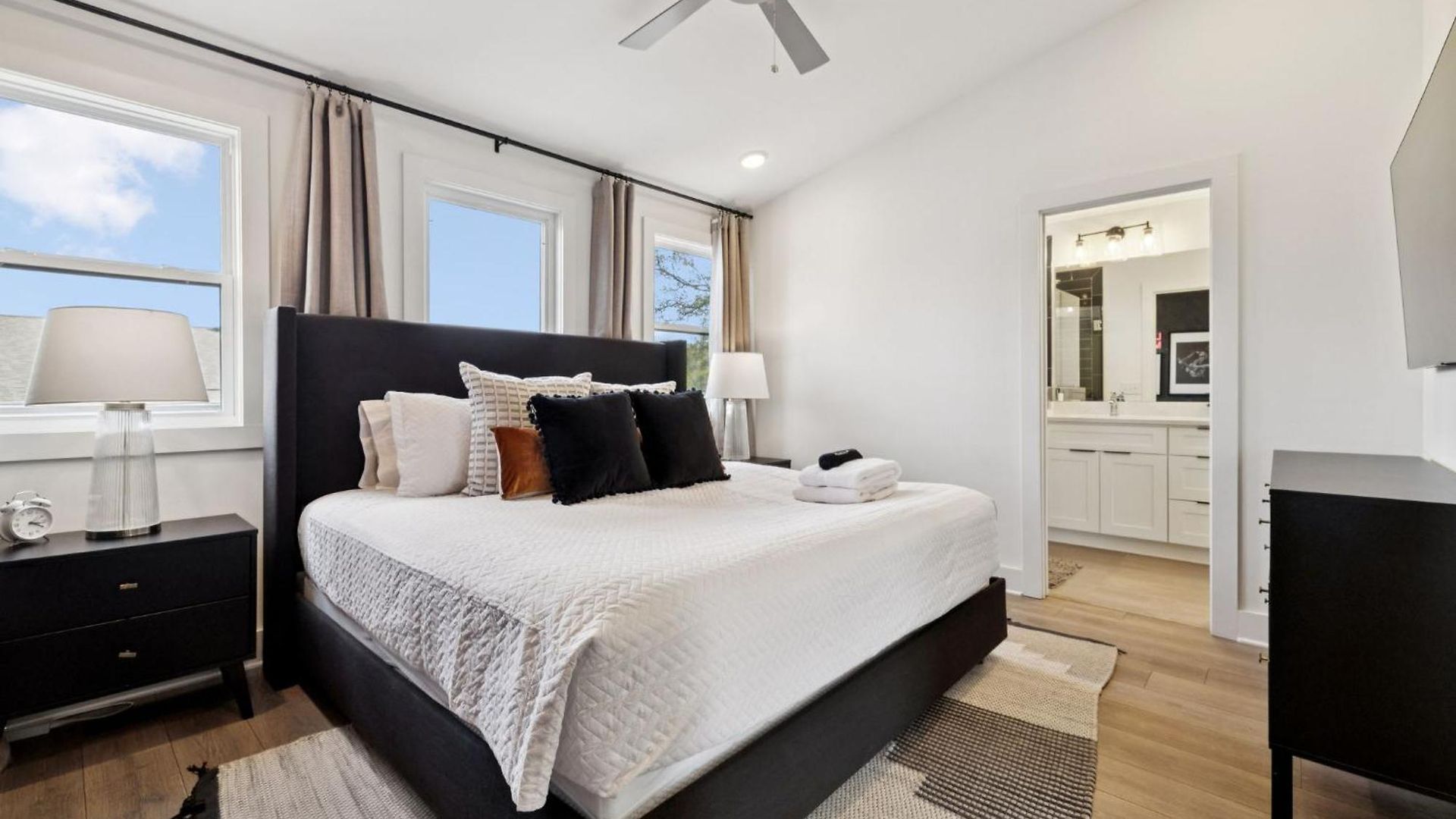 Holiday home New Nash Modern Luxurious Space W Rooftop Views *