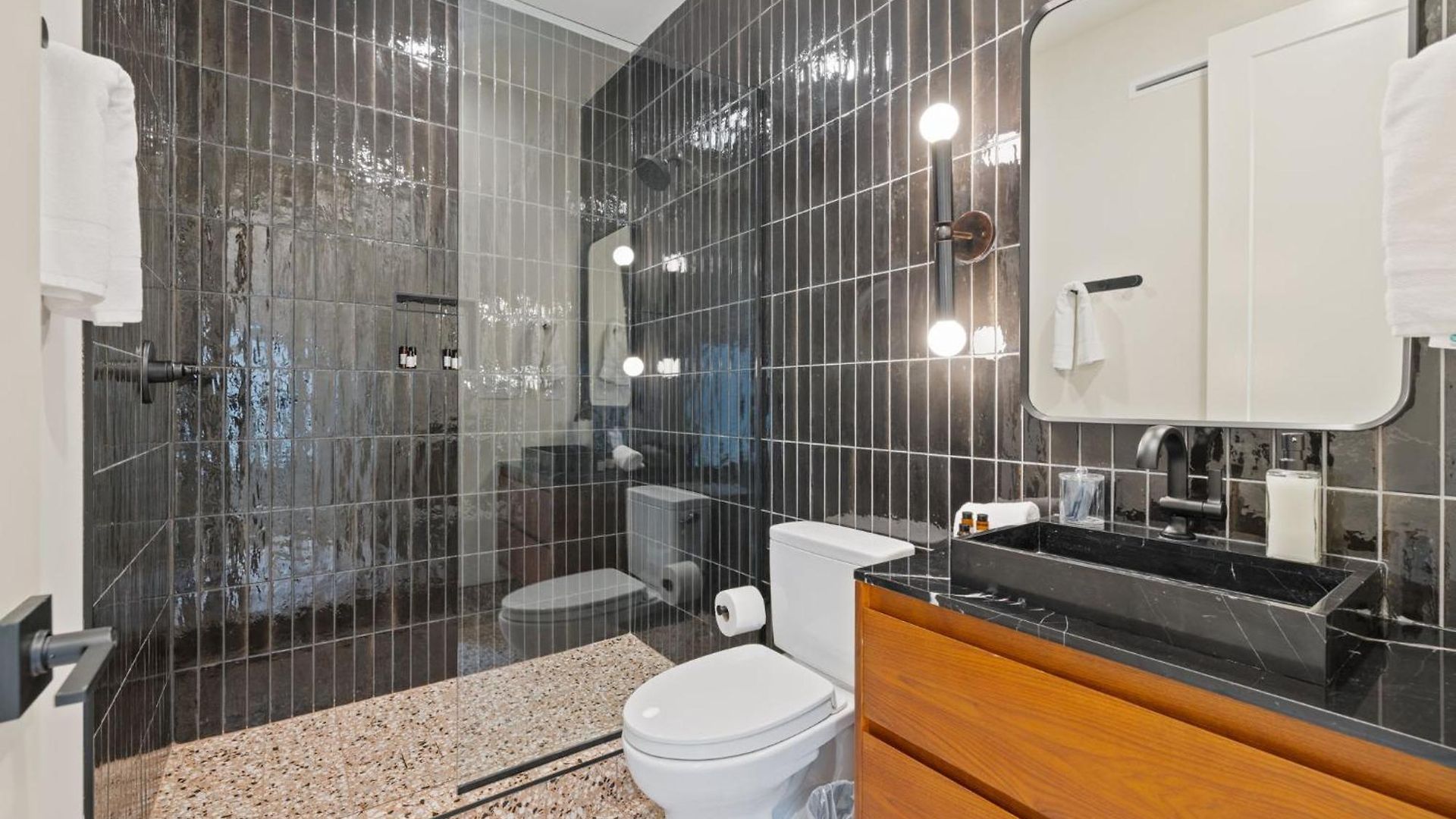 Holiday home The Ashford - Brand New Gem Walk To Weho *