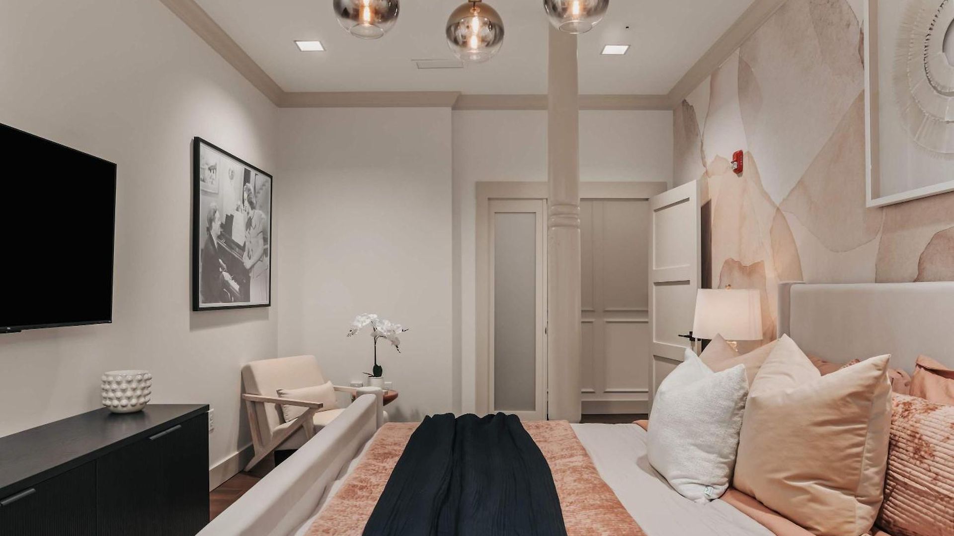 Starr Piano - Highball And Bellamy - 8 Bedroom Nashville