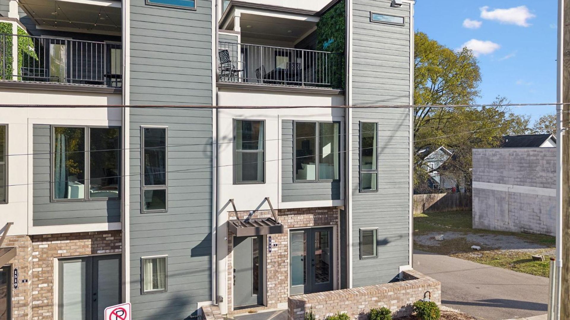 New Nash Modern Luxurious Space W Rooftop Views Holiday home Nashville