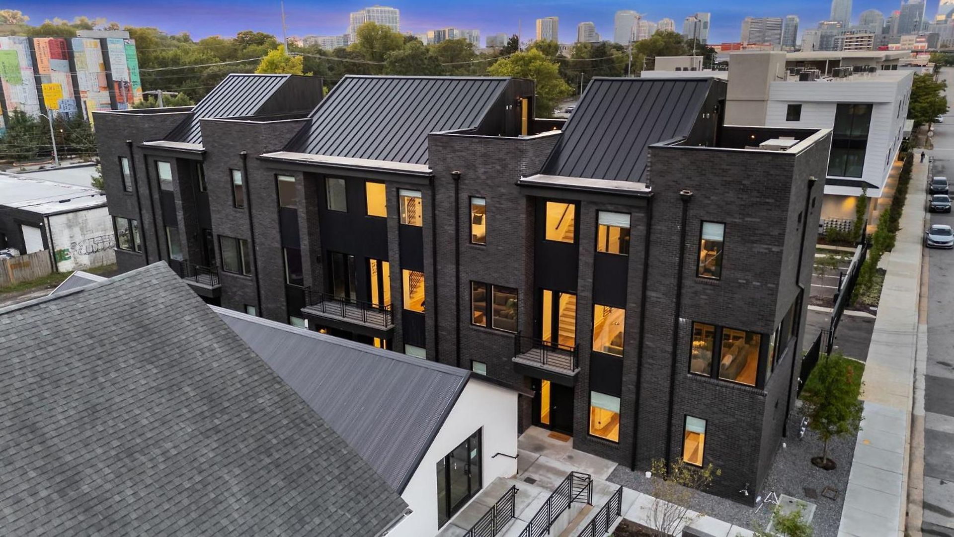 Holiday home The Elmwood - Brand New Rooftop Lounge W Firepit Nashville