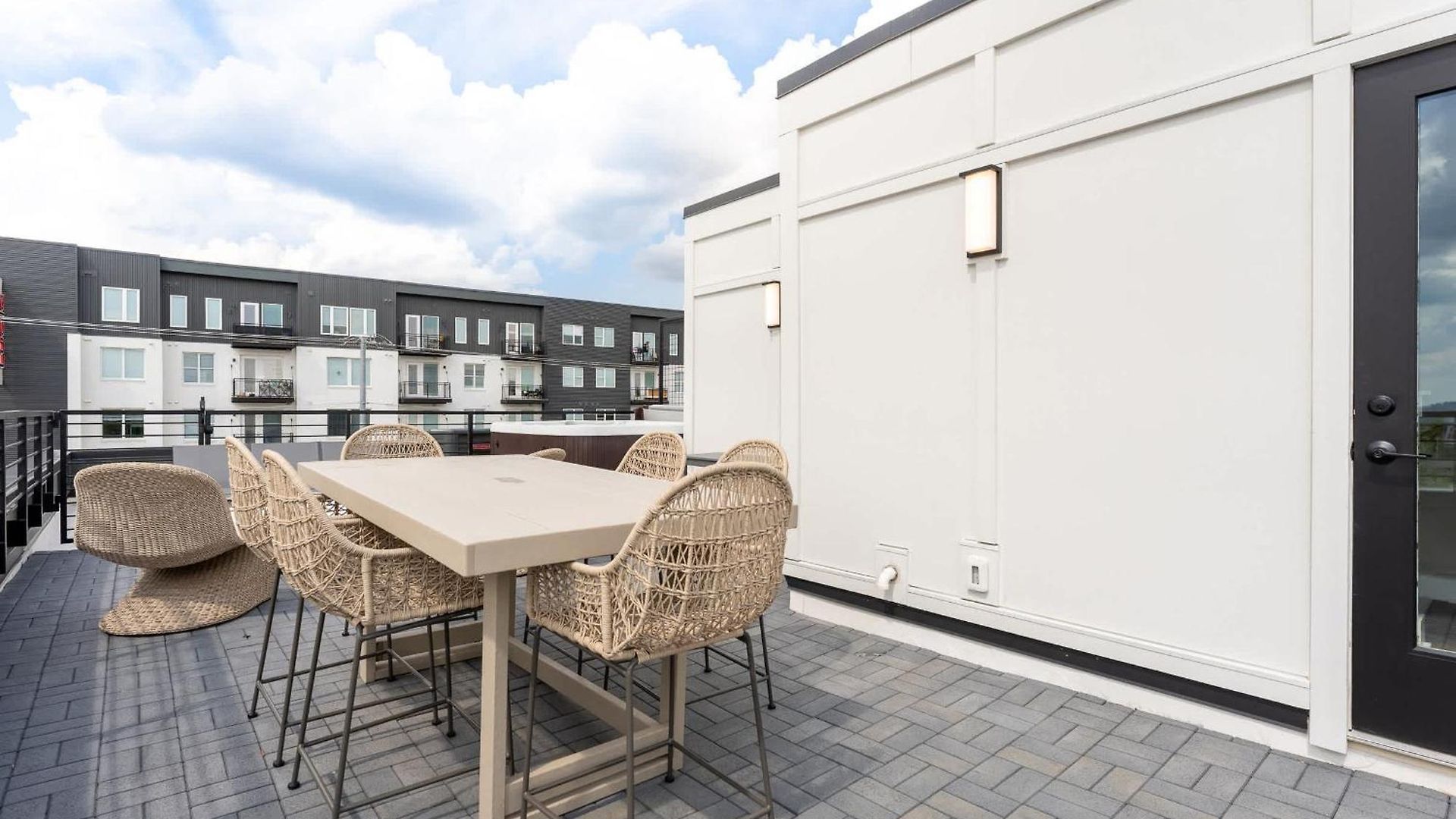 8br Rooftops With Hot Tub Fire Pit Skyline Views Holiday home