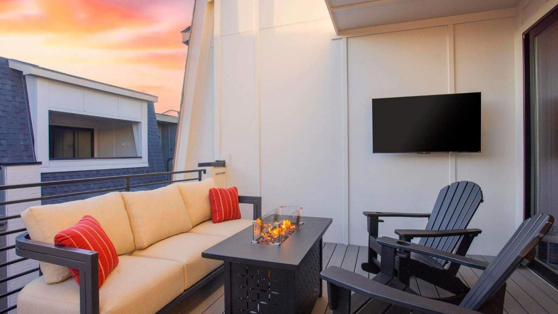 Printer's Alley Vibes Rooftop Fire Deck Karaoke Holiday home *