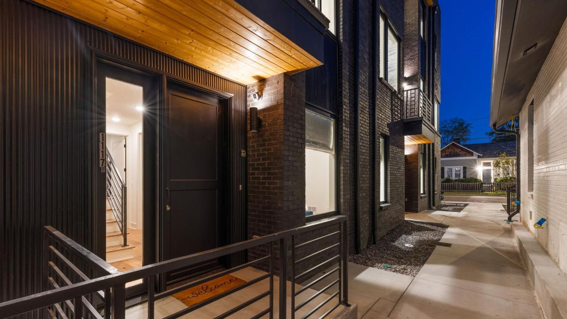 The Ashford - Brand New Gem Walk To Weho Holiday home *