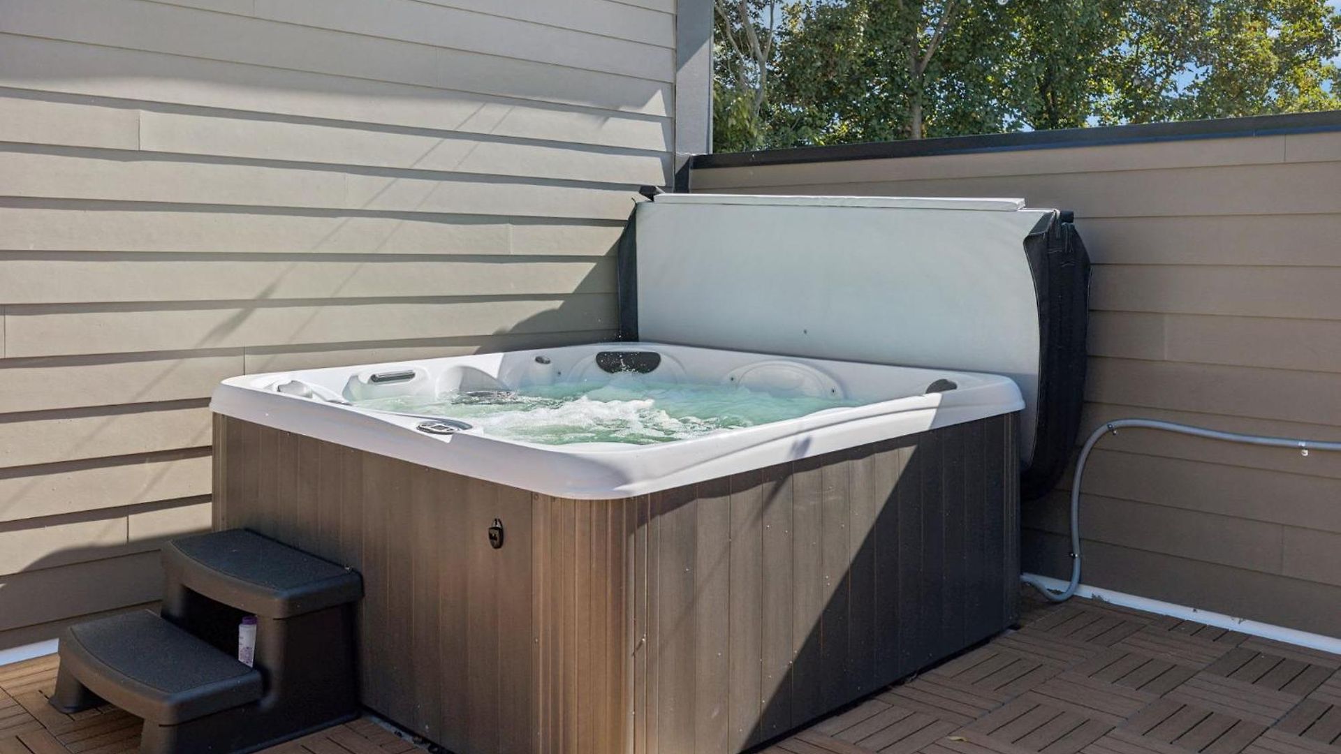 Getaway Rooftop Views & Modern Comfort Nashville