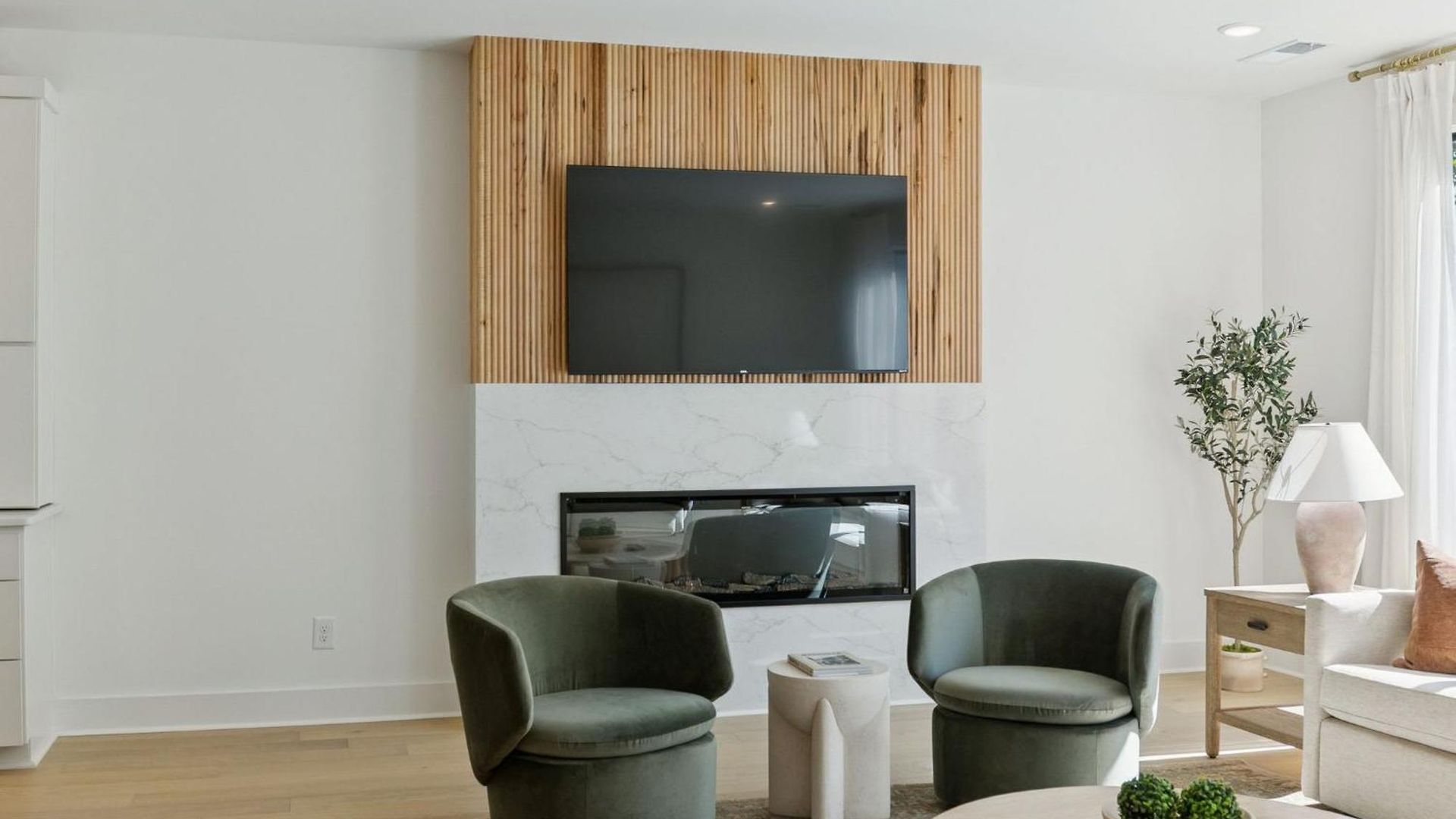 Getaway Rooftop Views & Modern Comfort Apartment Nashville
