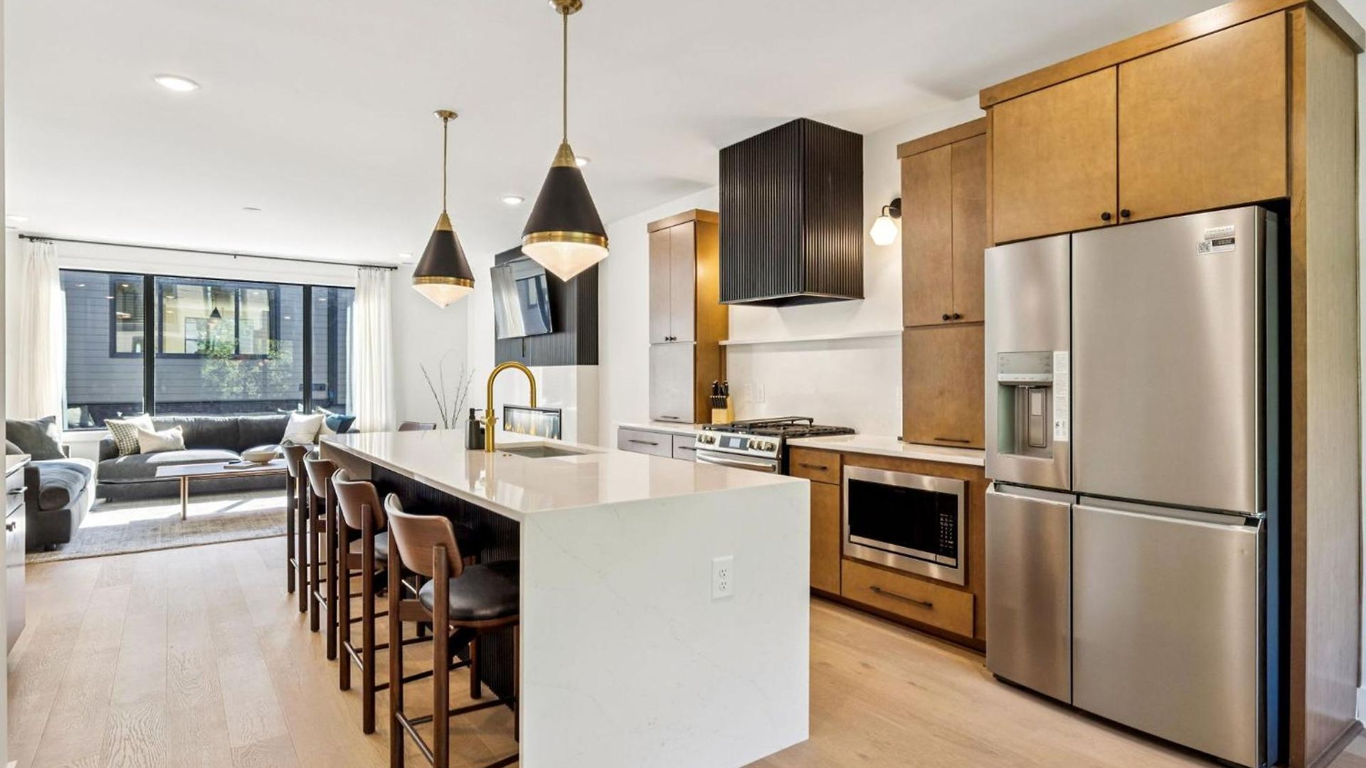 New Stylish Nash Townhouse W Hot Tub & Rooftop Apartment Nashville
