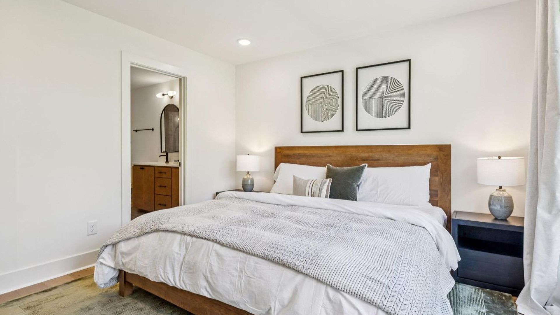 Apartment New Stylish Nash Townhouse W Hot Tub & Rooftop