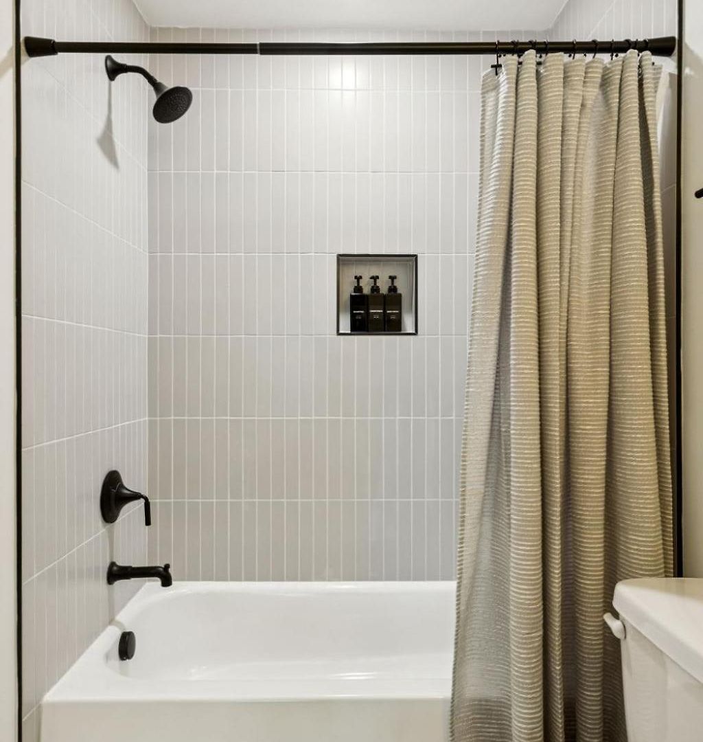 New Stylish Nash Townhouse W Hot Tub & Rooftop Apartment Nashville