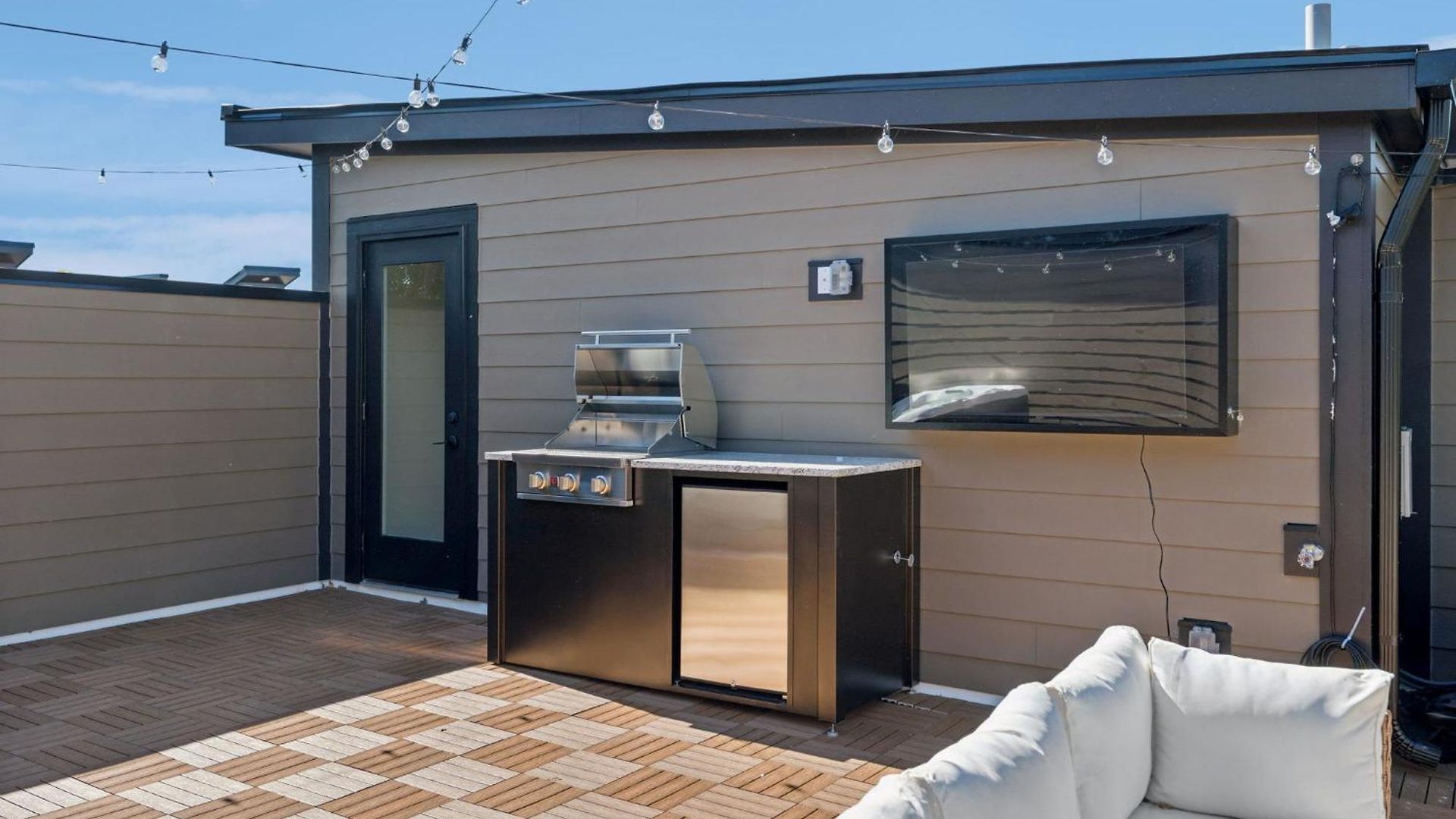 Getaway Rooftop Views & Modern Comfort Apartment Nashville