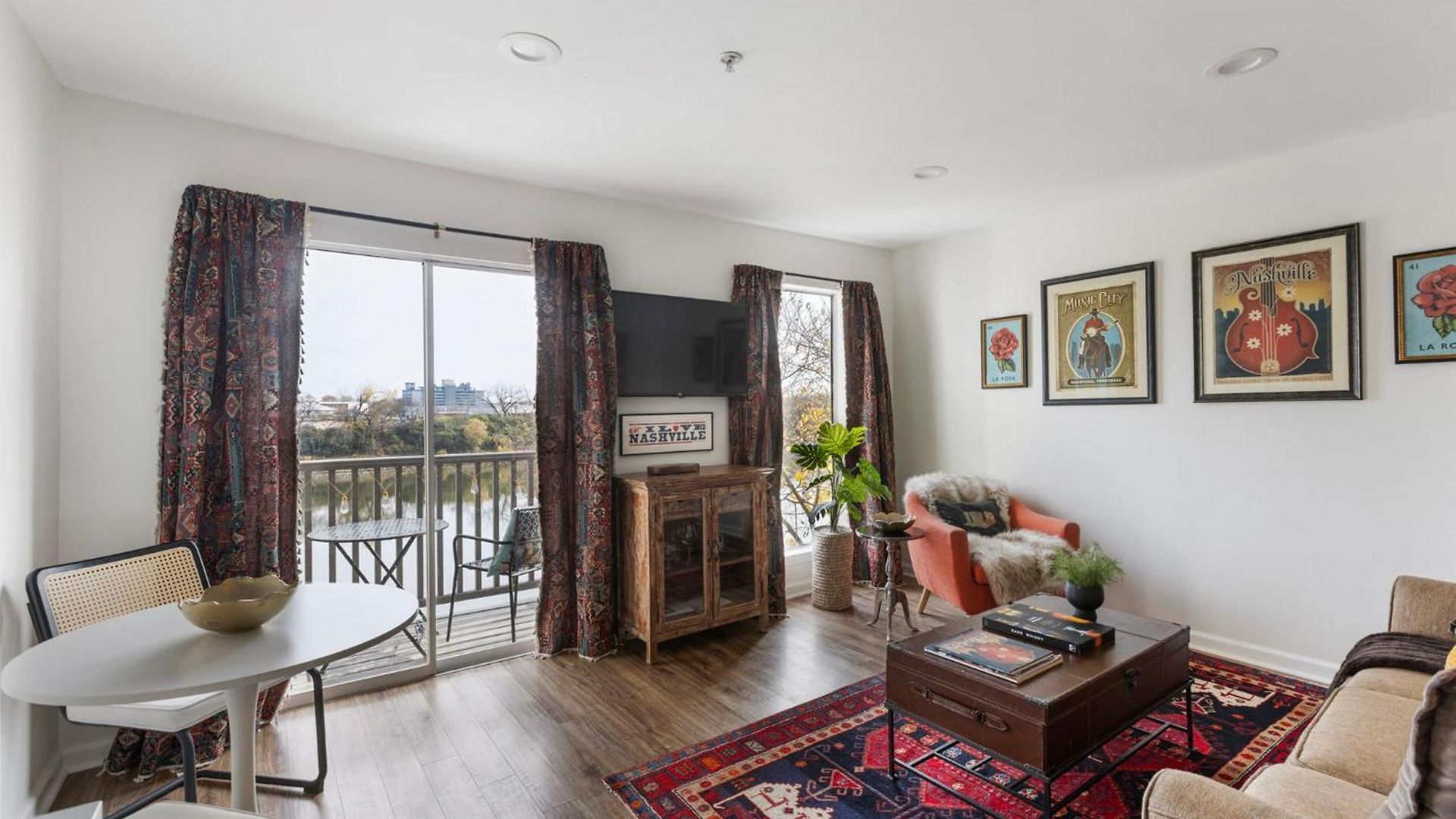 Downtown Riverfront Unit 820 *