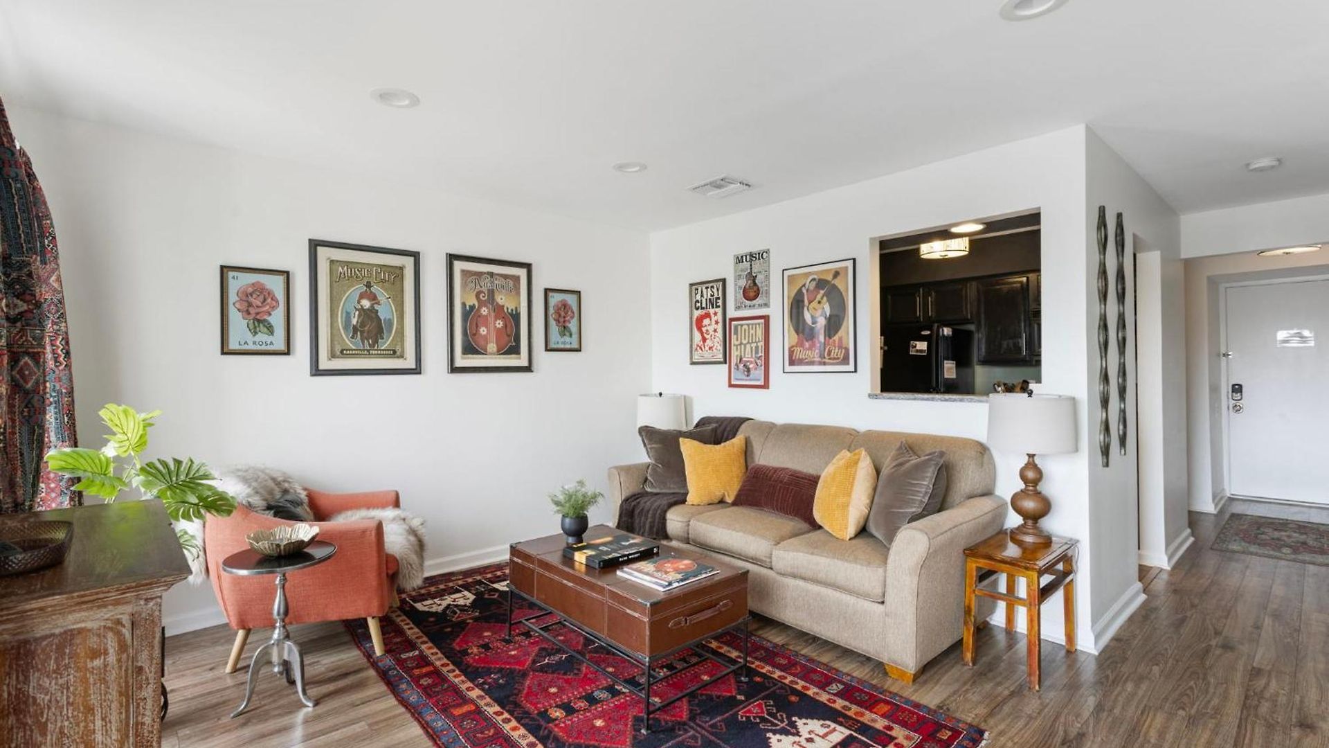 Apartment Downtown Riverfront Unit 820 *