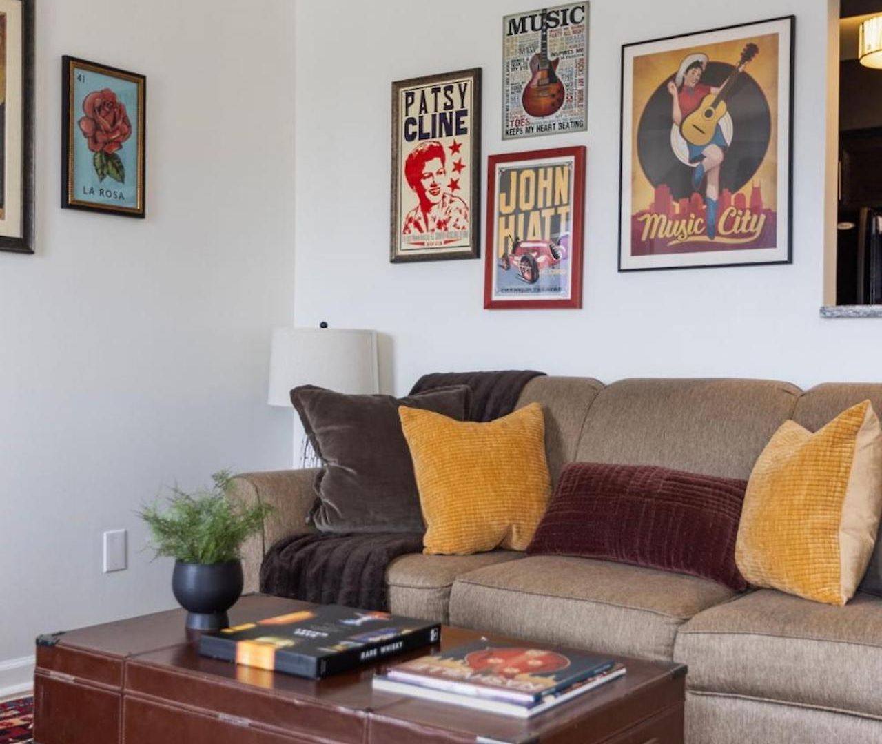 Downtown Riverfront Unit 820 Apartment *