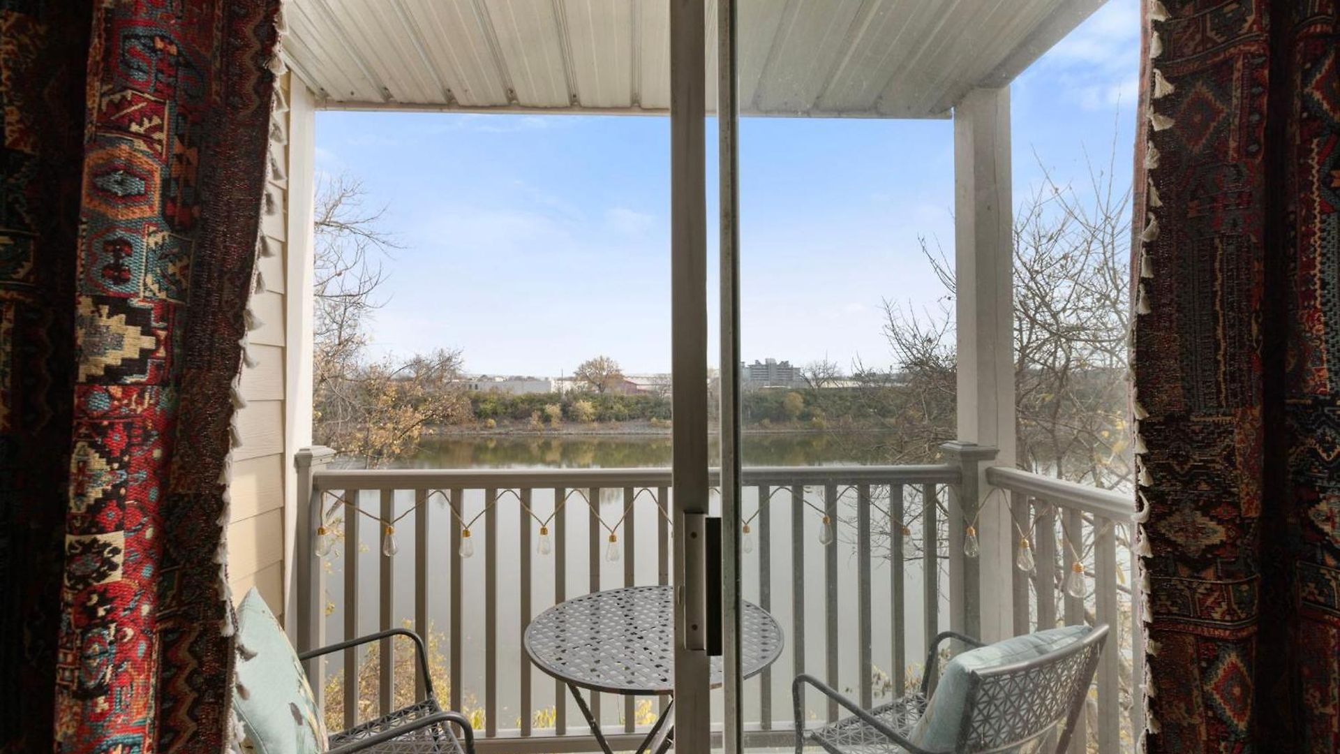 Downtown Riverfront Unit 820 Apartment
