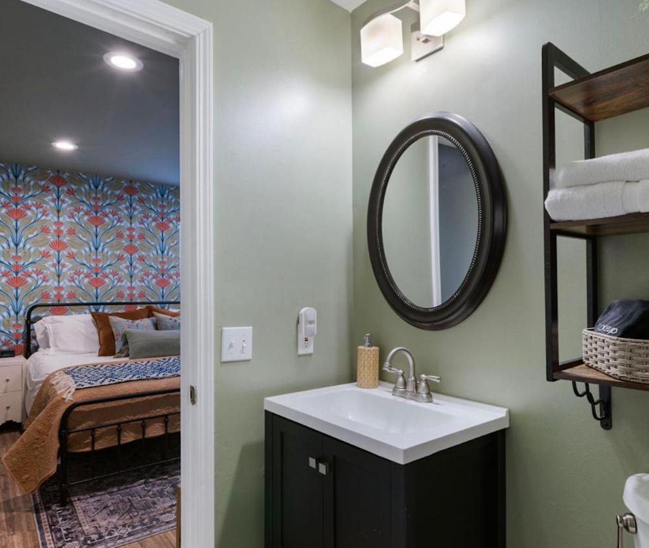 Downtown Riverfront Unit 820 Apartment *