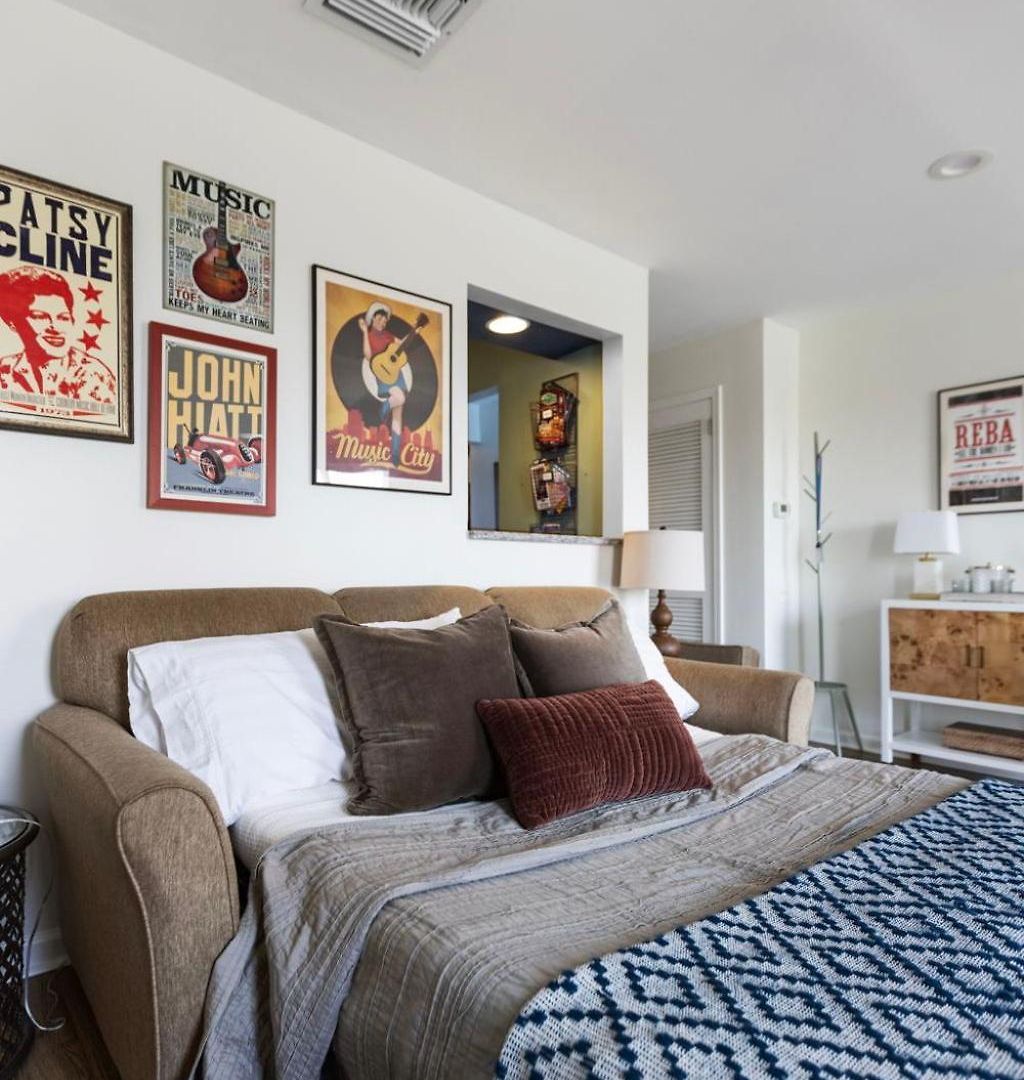 Downtown Riverfront Unit 820 Apartment *