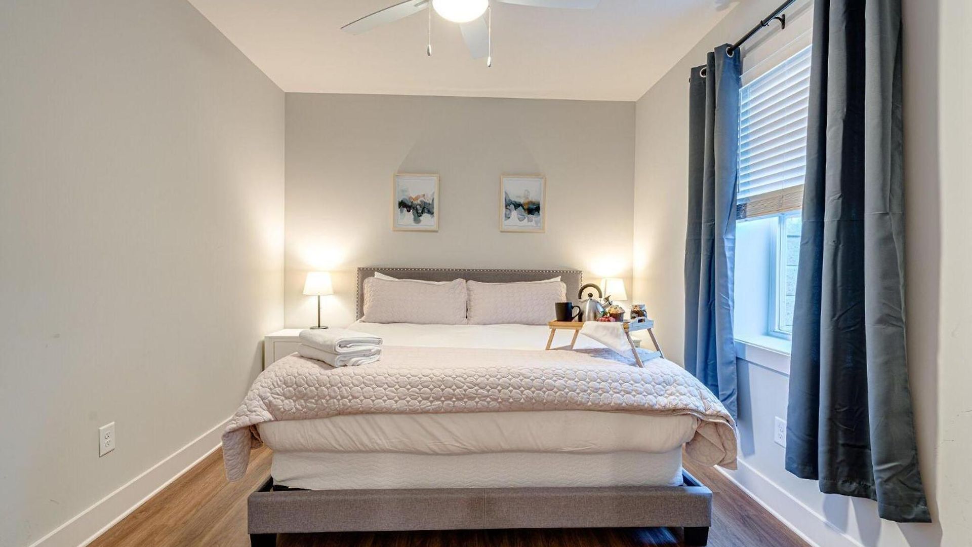 Mesmerize Melrose - 5 Mins To Broadway - Rooftop Deck Holiday home *
