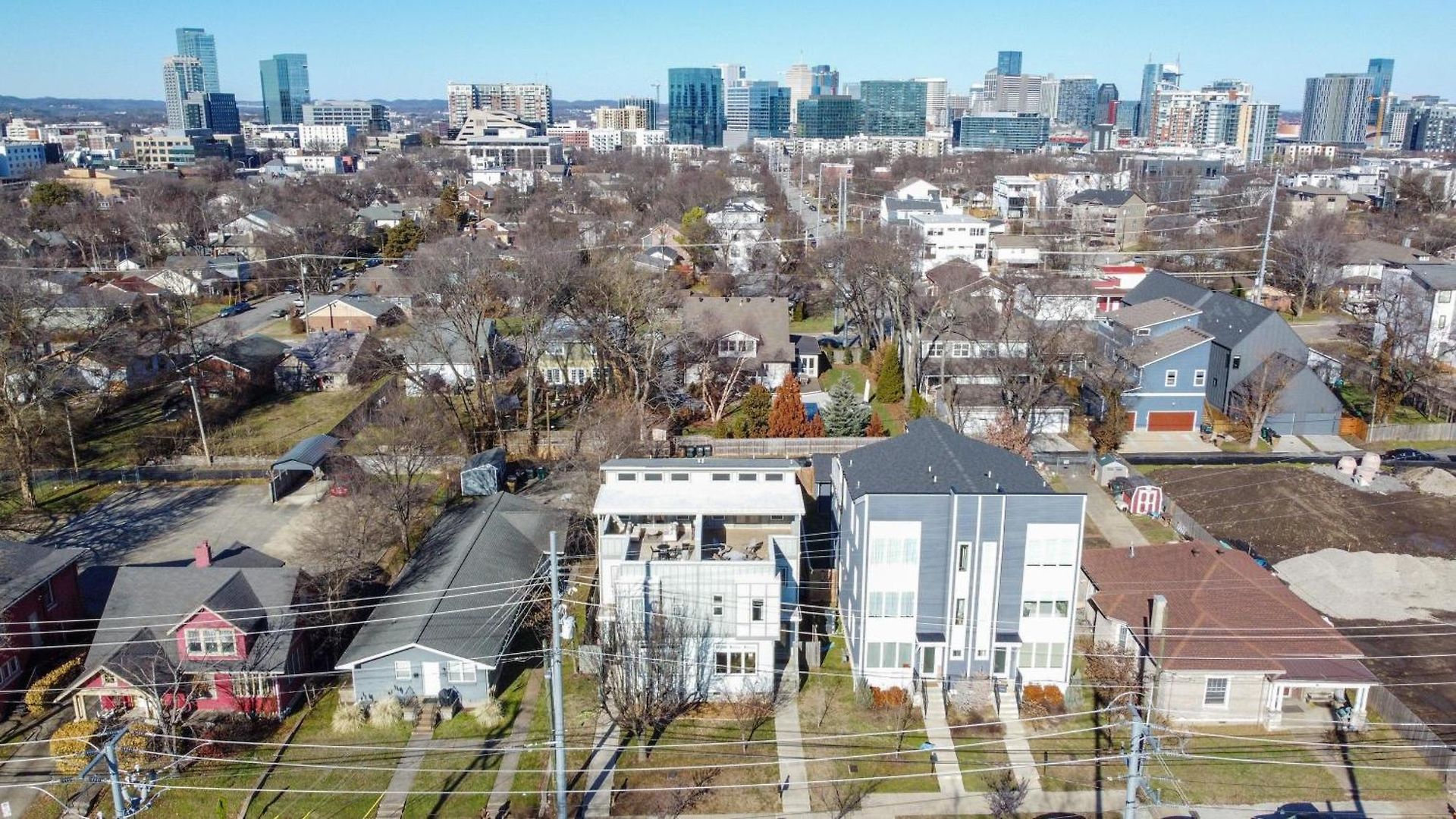 Cultured Coach - Music Row - Mins To Downtown Holiday home *