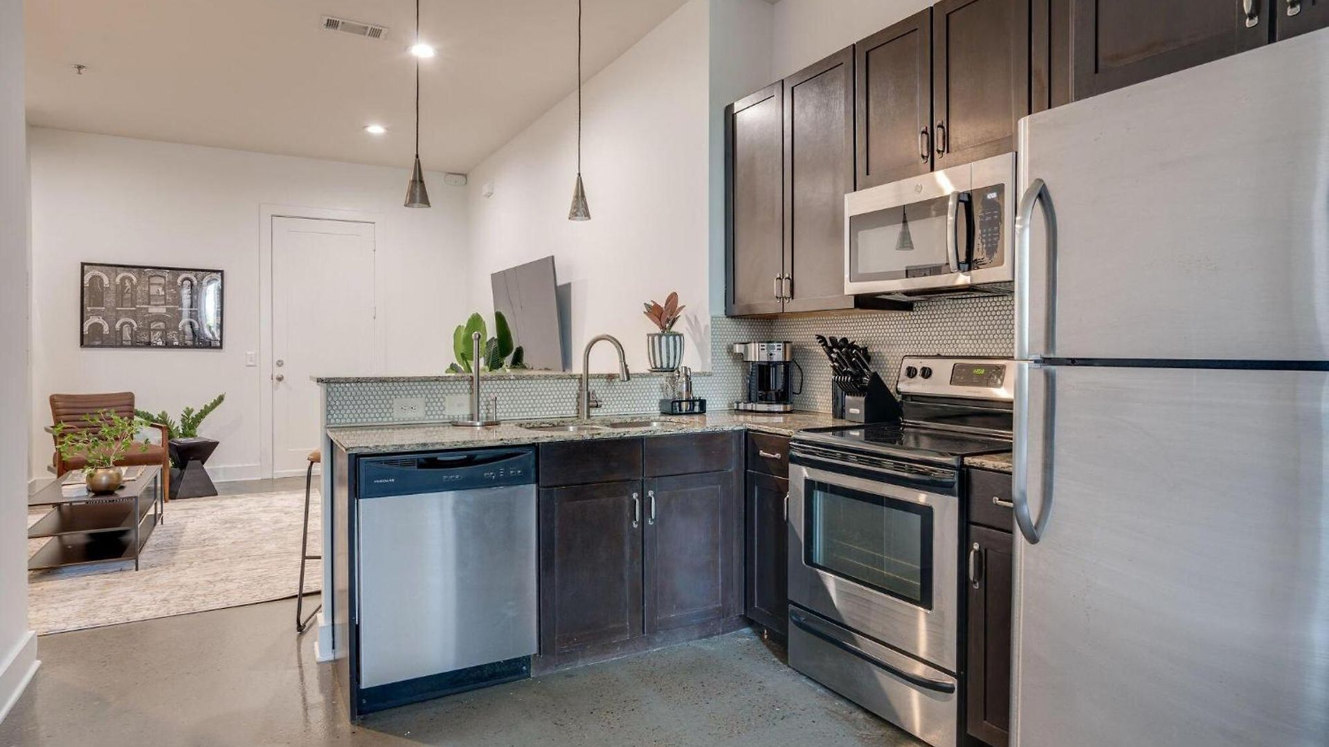 Lofts At 30th - Modern Life - Mins To Broadway