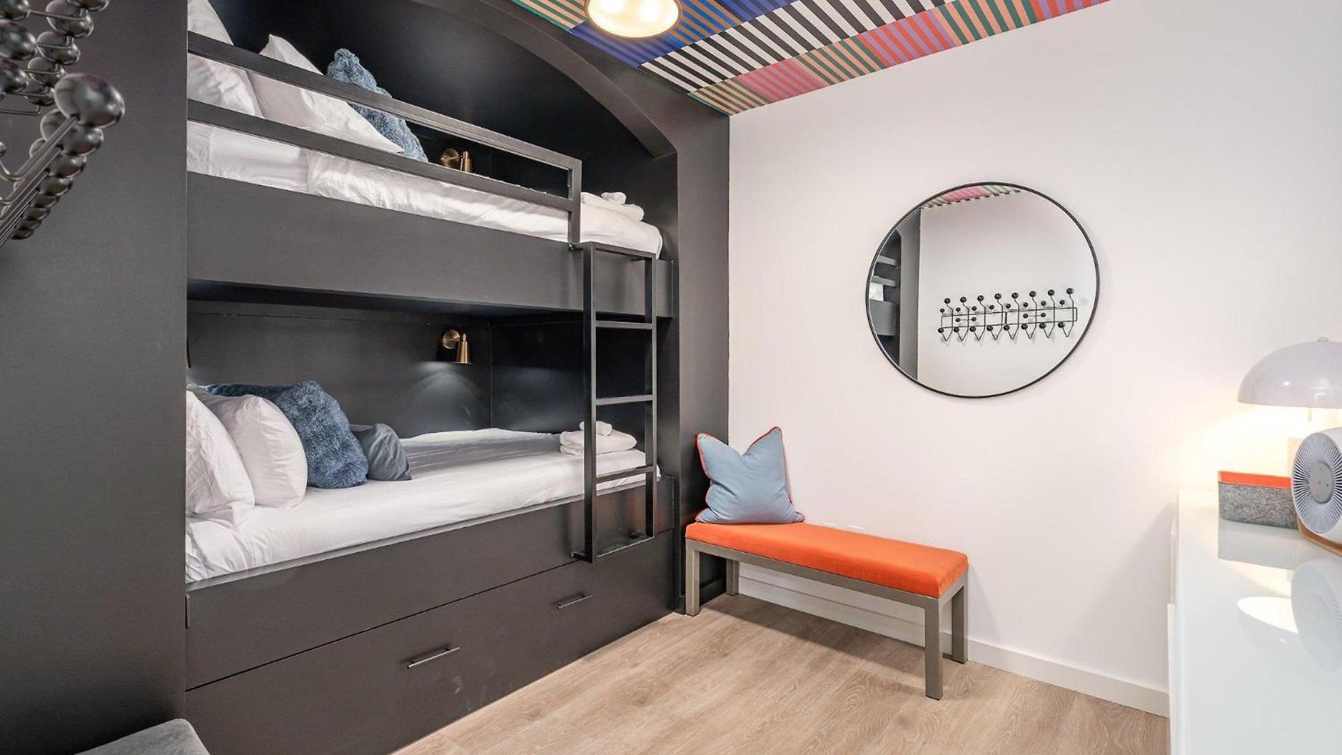 Hyve-retro Modern-full Gym-walk To Broadway * Nashville