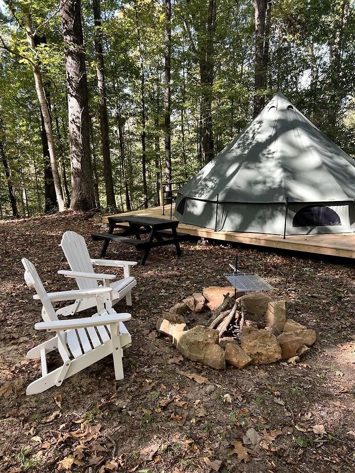 Spacious Equipped Bell Tent With Deck, Fire Pit And Picnic Space In Tennessee *